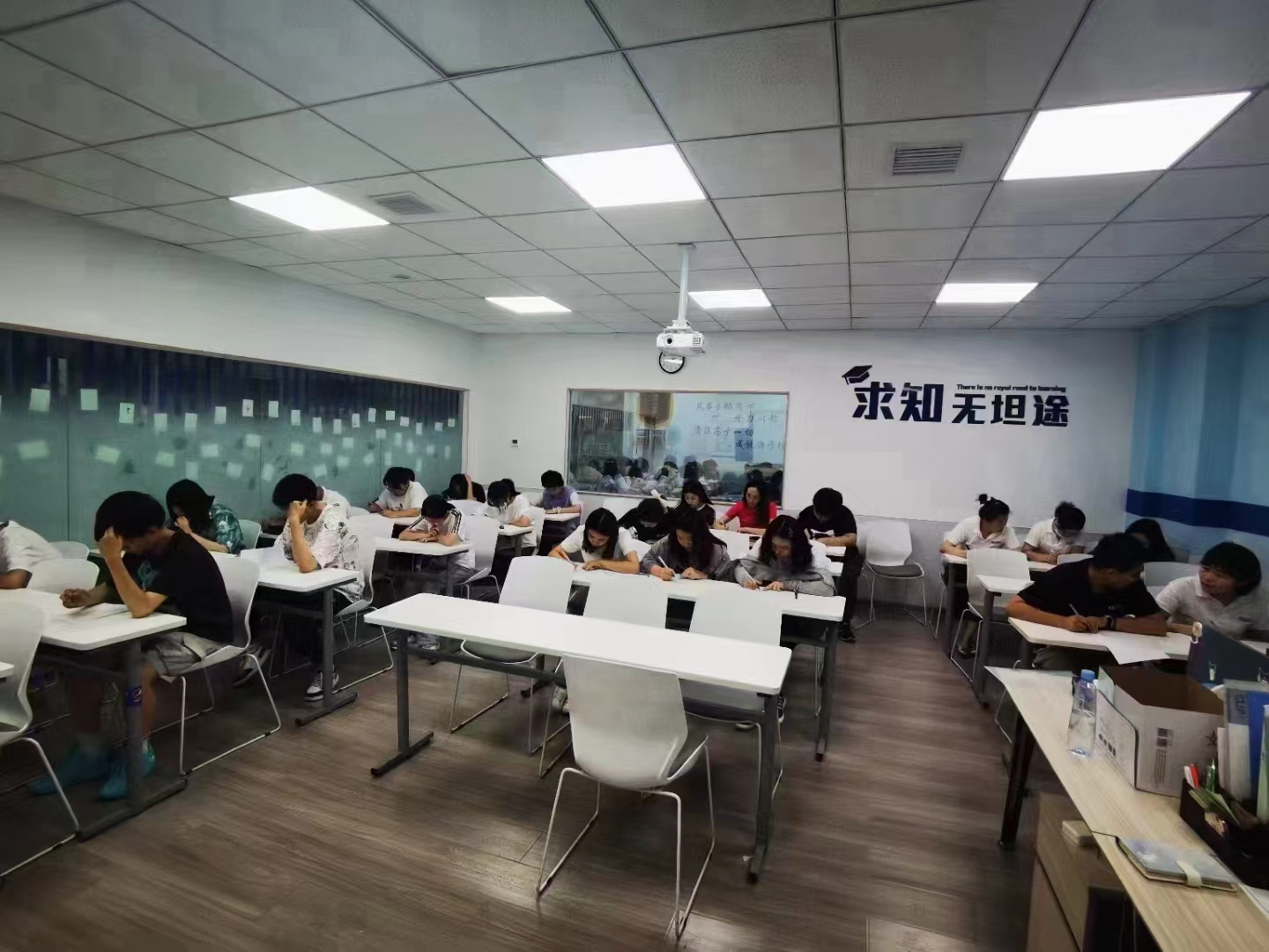 济南市高三冲刺班推荐，锐满分教育提分优选！开课时间/上课地址...(6)