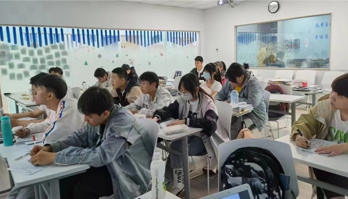廊坊初中暑假全托班哪家好｜新初一/新初二/新初三2026锐满分教育集训推荐(2)