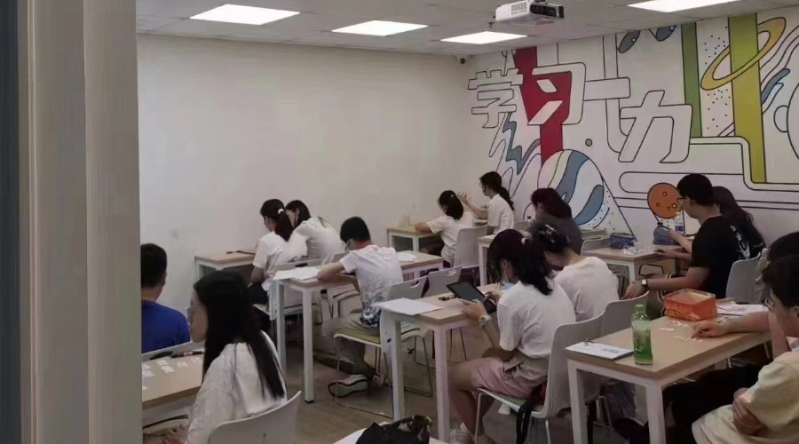 三河燕郊高三学生一轮复习跟不上,锐满分教育全年/半年 全托到底怎么选?A级资深教师授课,紧扣高考考纲与命题趋势,食宿一体、全封闭管理,为高三学子保驾护航(3) 三河燕郊高三学生一轮复习跟不上,锐满分教育全年/半年 全托到底怎么选?A级资深教师授课,紧扣高考考纲与命题趋势,食宿一体、全封闭管理,为高三学子保驾护航(3)