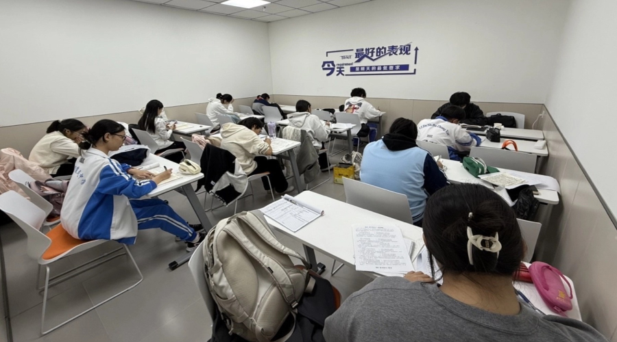 河北保定高三全托/封闭集训/全日制选哪家好？保定三中/华北电力大学/二师公园/瑞兴路秀兰片区/师范附属学校/涿州博物馆等附近，锐满分教育全封闭管理，衡水模式，吃住学一体(2)